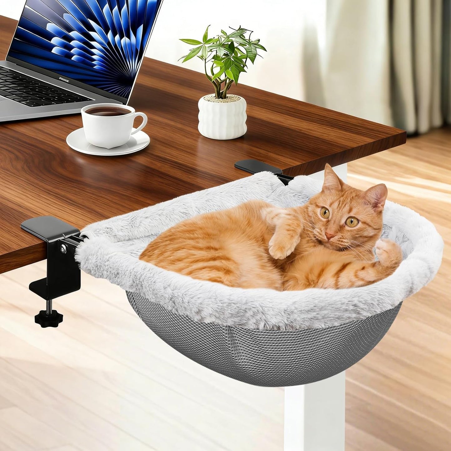 Druva™ Cat desk bed